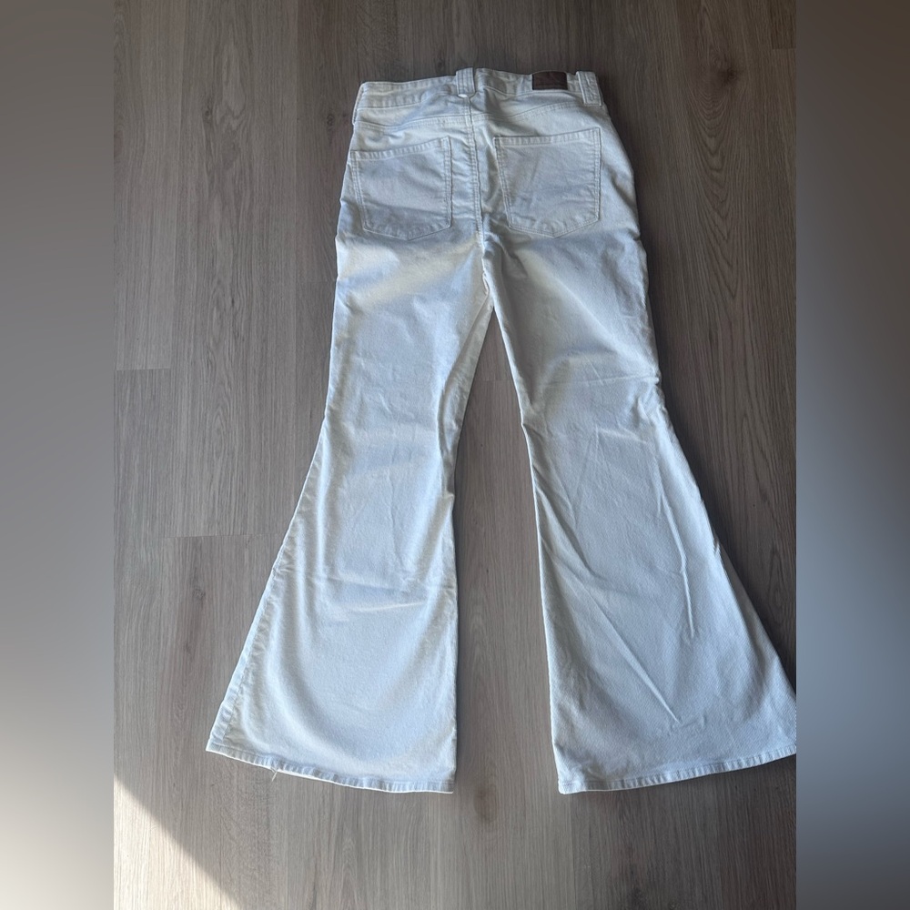 American Eagle Festival Flares Cream Corduroy - Picture 4 of 6